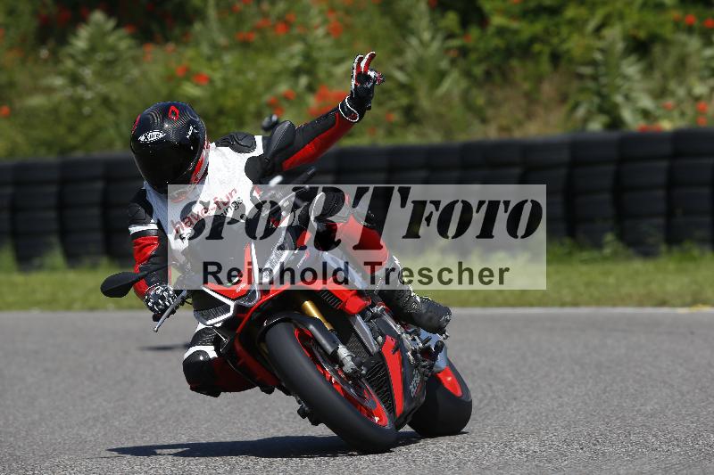 /Archiv-2024/29 12.06.2024 MOTO.CH Track Day ADR/Gruppe blau/Team